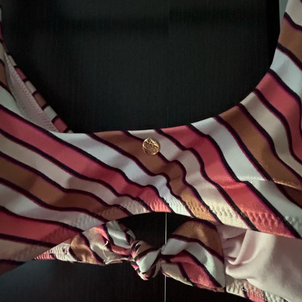 NWT Victoria’s Secret Bikini Top 👙 - Picture 7 of 8